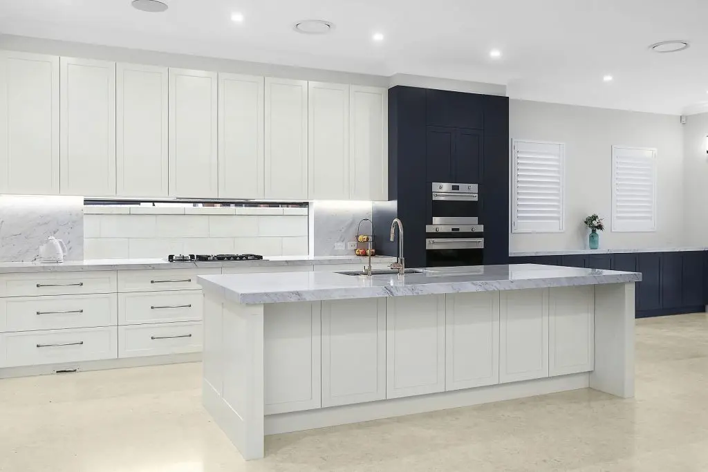 Bespoke Two-Tone Shaker Kitchen Cabinets Design
